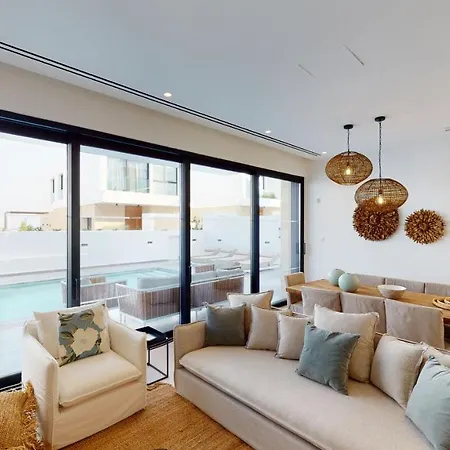 Villa Periyiali Konnos *