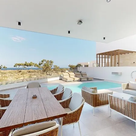 Villa Periyiali Konnos *