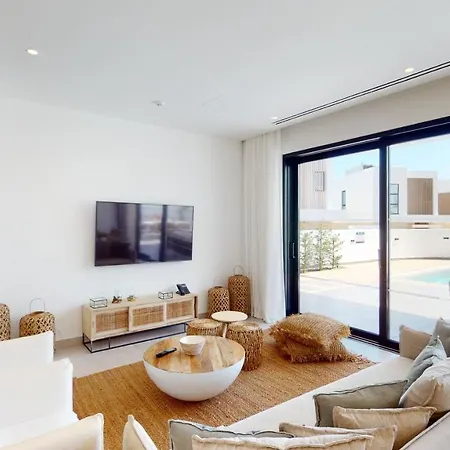 Periyiali Konnos Villa *