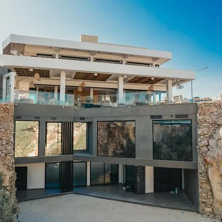 Villa Periyiali Konnos *