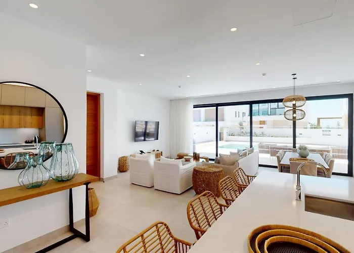 Villa Periyiali Konnos *