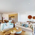 Villa Periyiali Konnos *